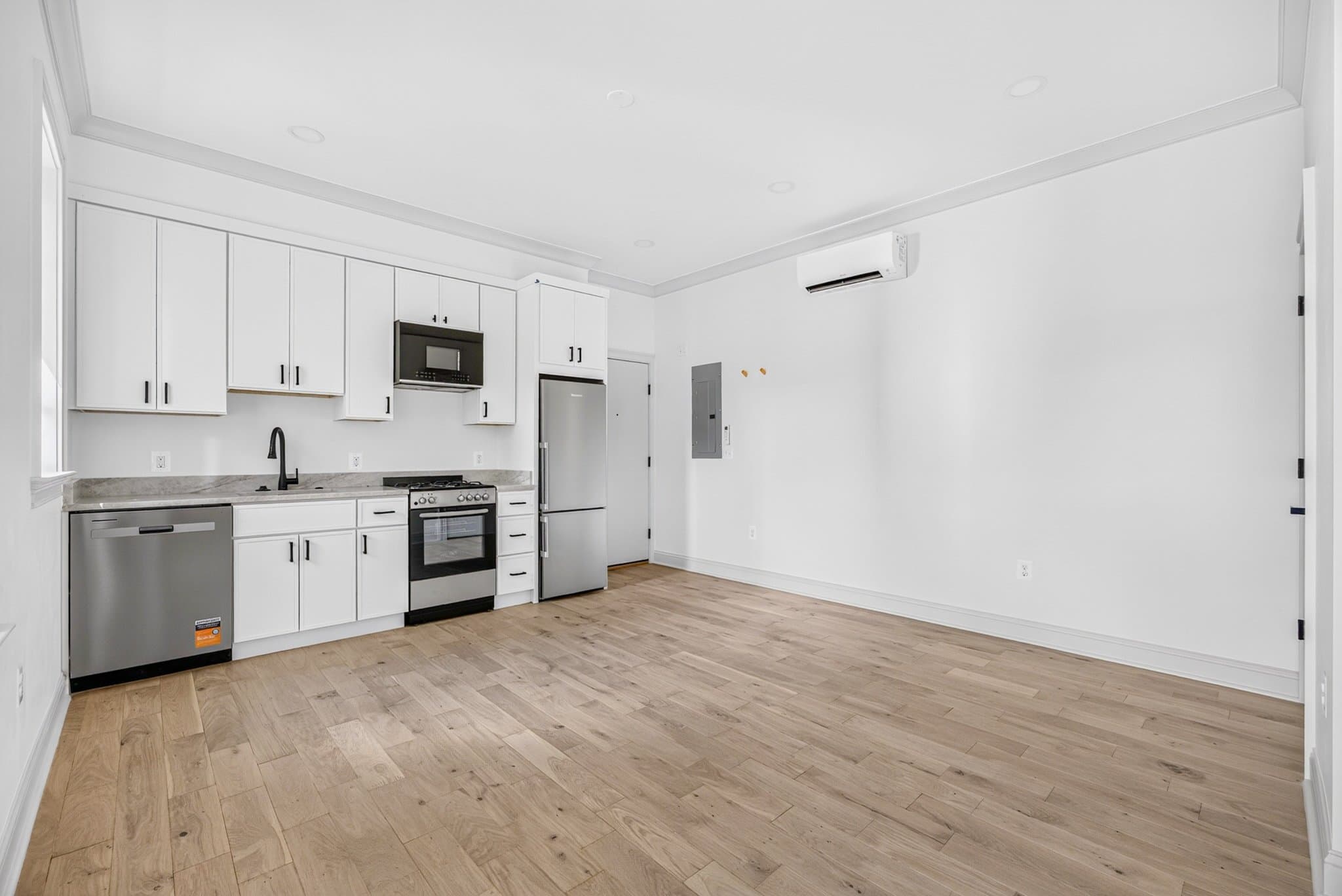 Washington Apartment: 311 East Capitol St. SE