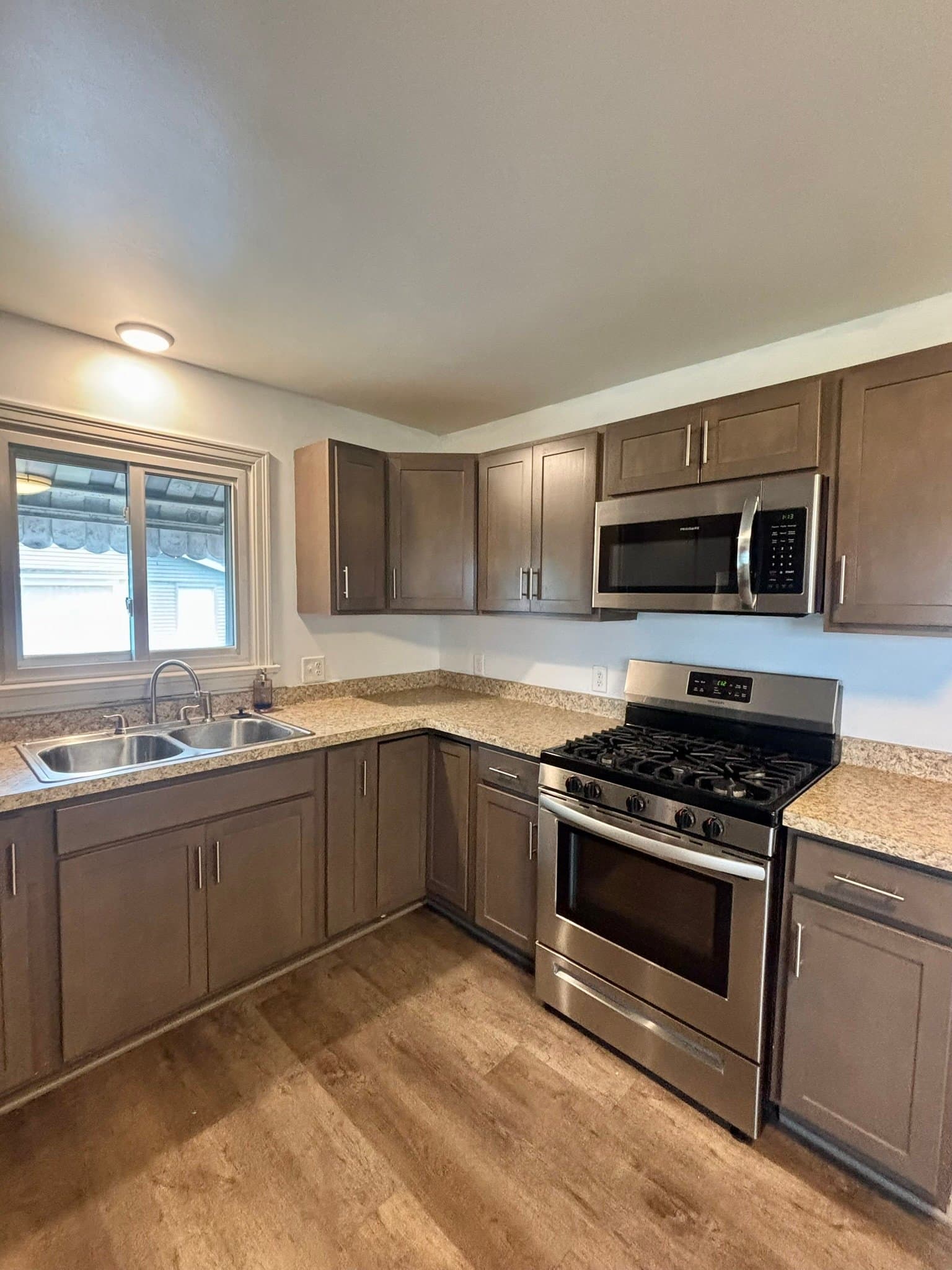 Lancaster House: 77 Laverack Ave