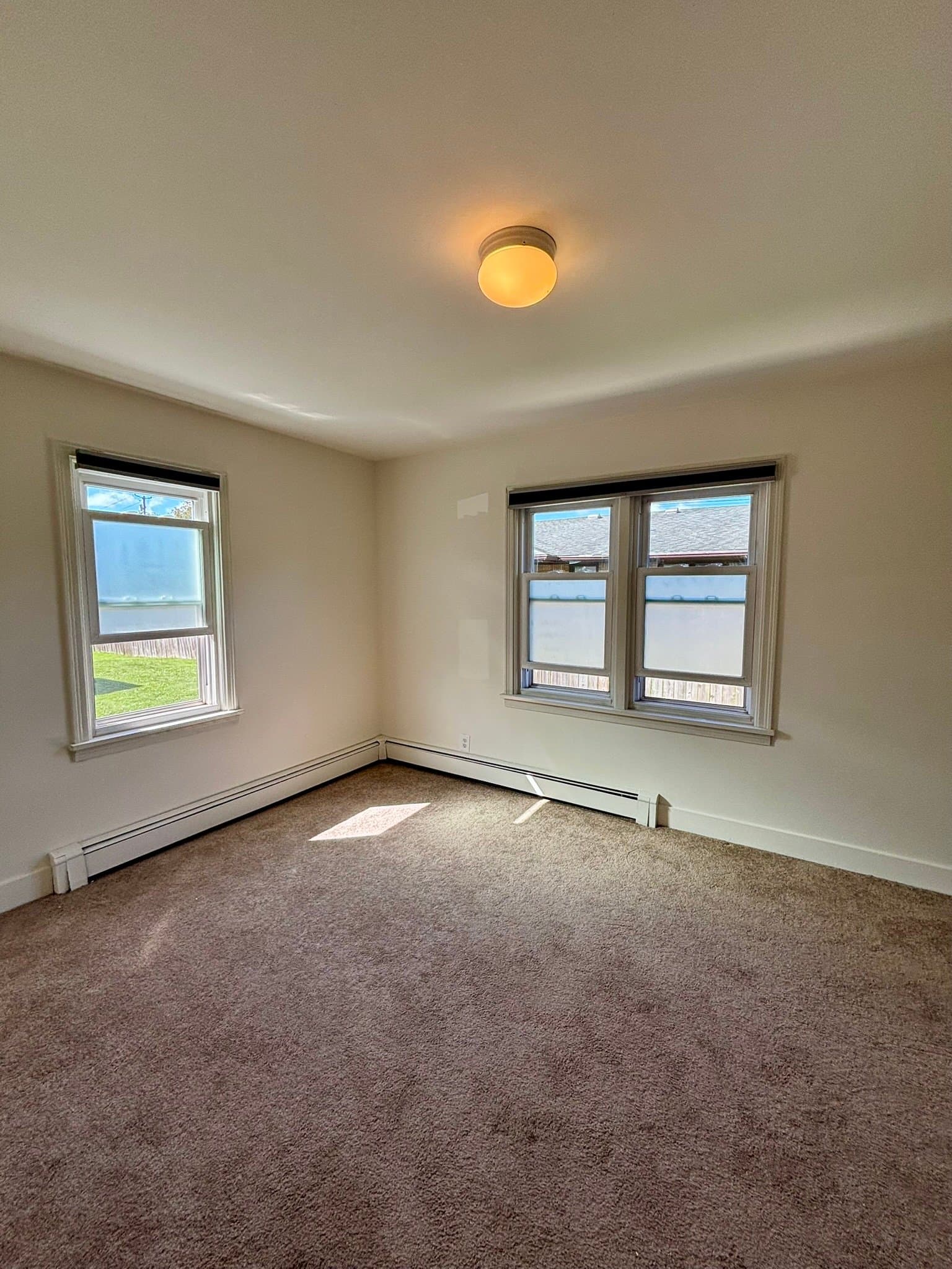 Lancaster House: 77 Laverack Ave