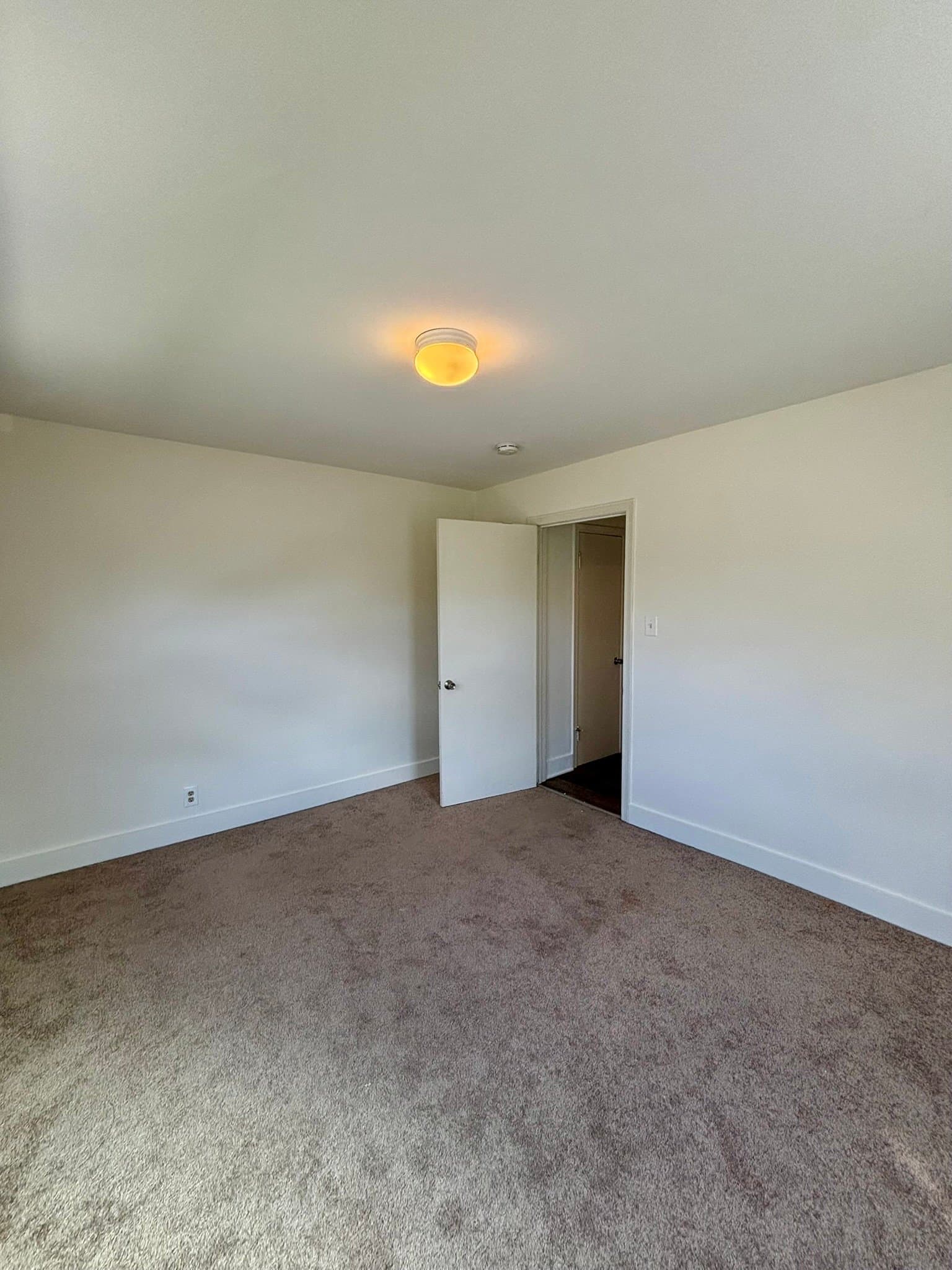 Lancaster House: 77 Laverack Ave