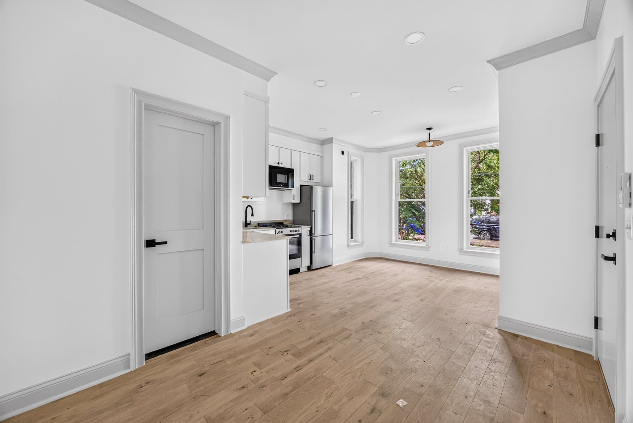 Washington Apartment: 311 East Capitol St. SE
