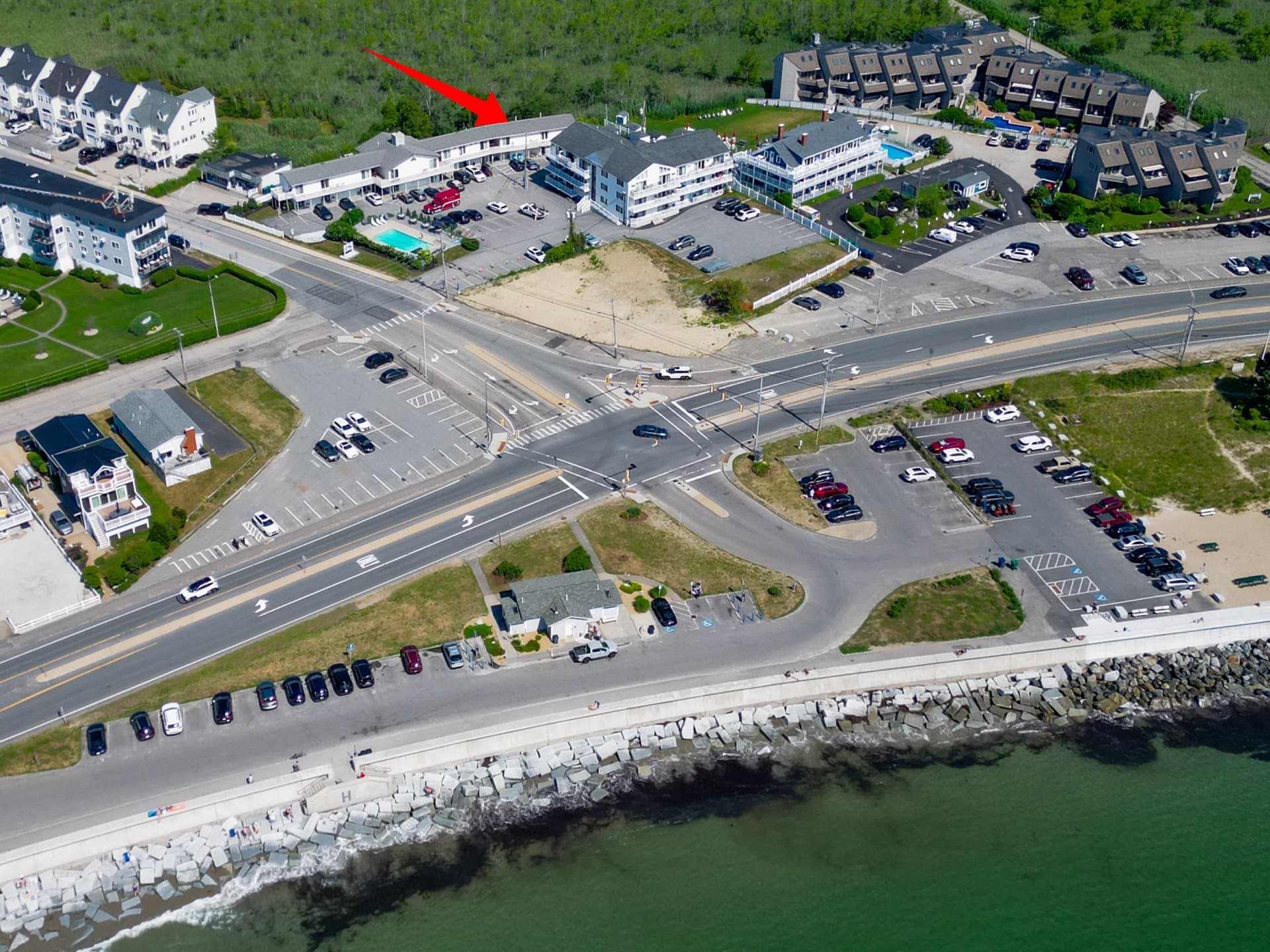 Hampton Condo: 933 Ocean Blvd