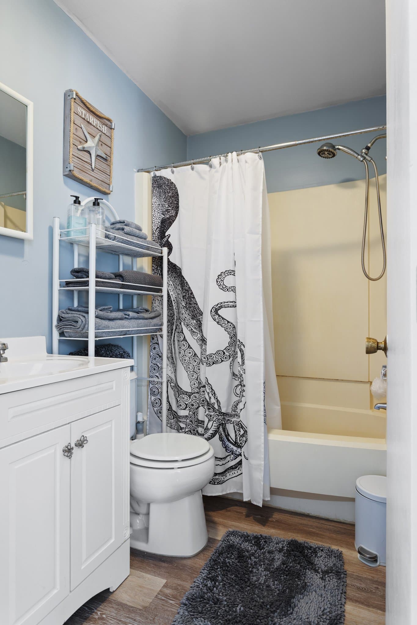 Hampton Condo: 933 Ocean Blvd