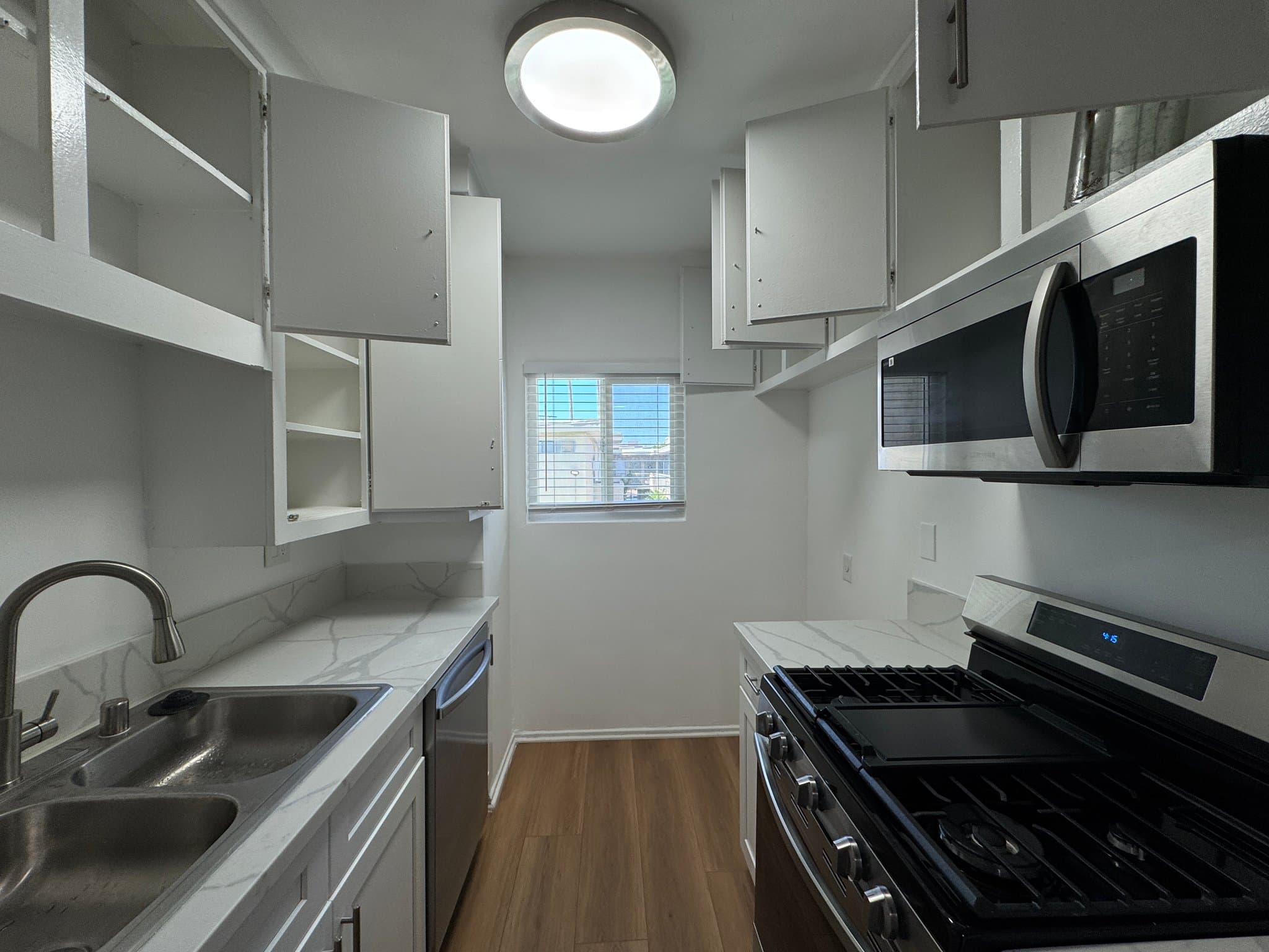 Reseda Apartment: 6632 Darby Ave.