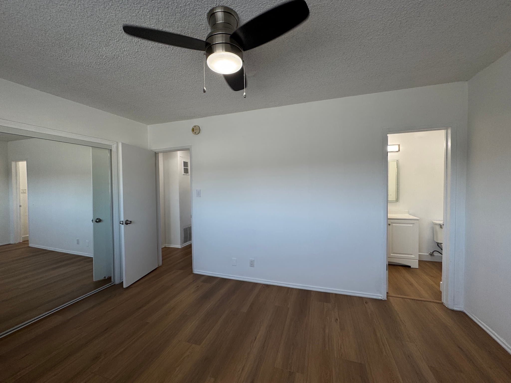 Reseda Apartment: 6632 Darby Ave.
