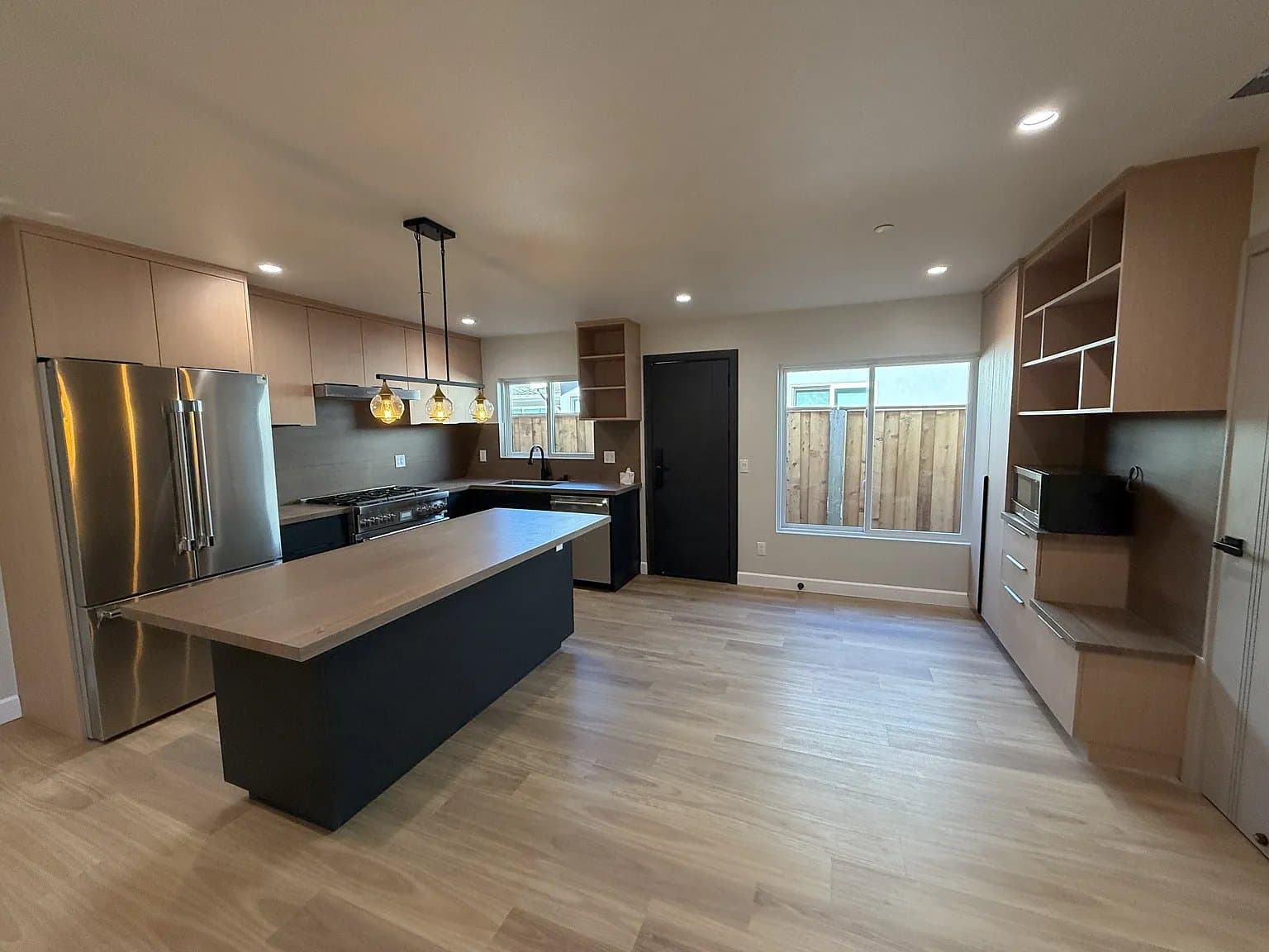 REDWOOD House: 2nd Ave Redwood City, CA 94063