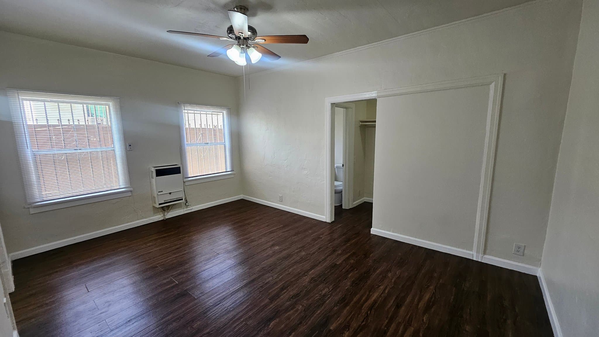 Los Angeles Apartment: 1216 W Court St