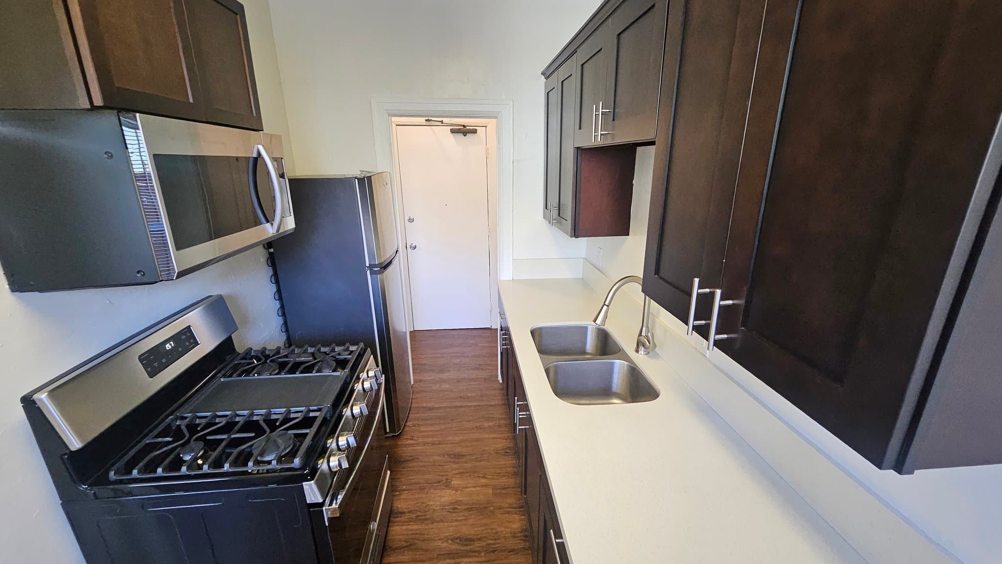 Los Angeles Apartment: 1216 W Court St