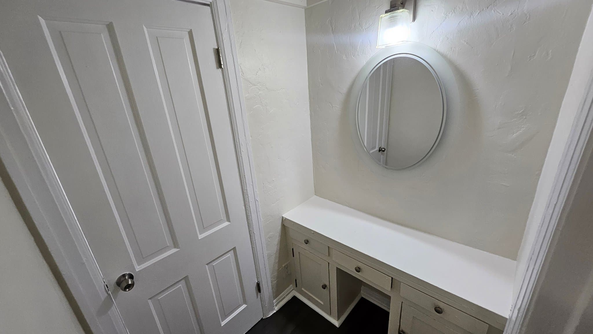Los Angeles Apartment: 1216 W Court St