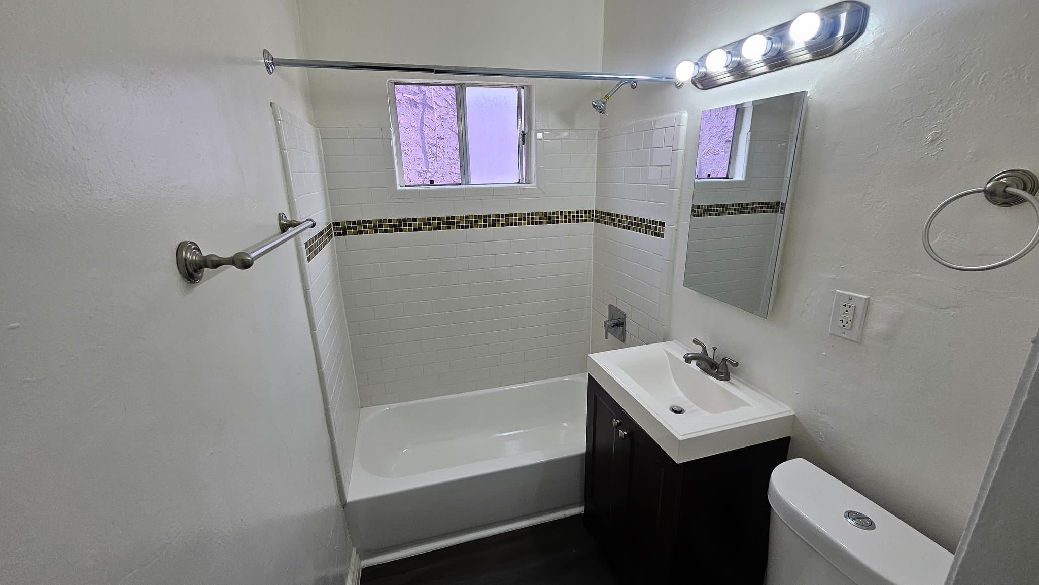 Los Angeles Apartment: 1216 W Court St