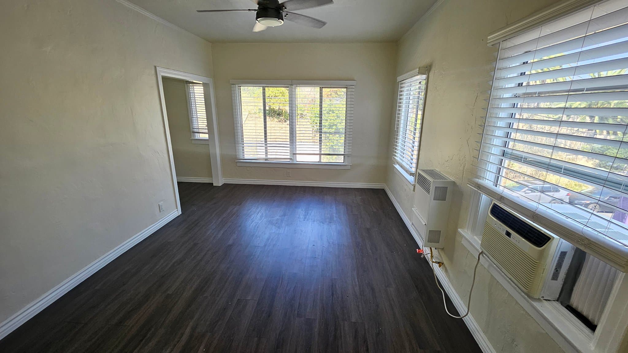 Los Angeles Apartment: 1216 W Court St