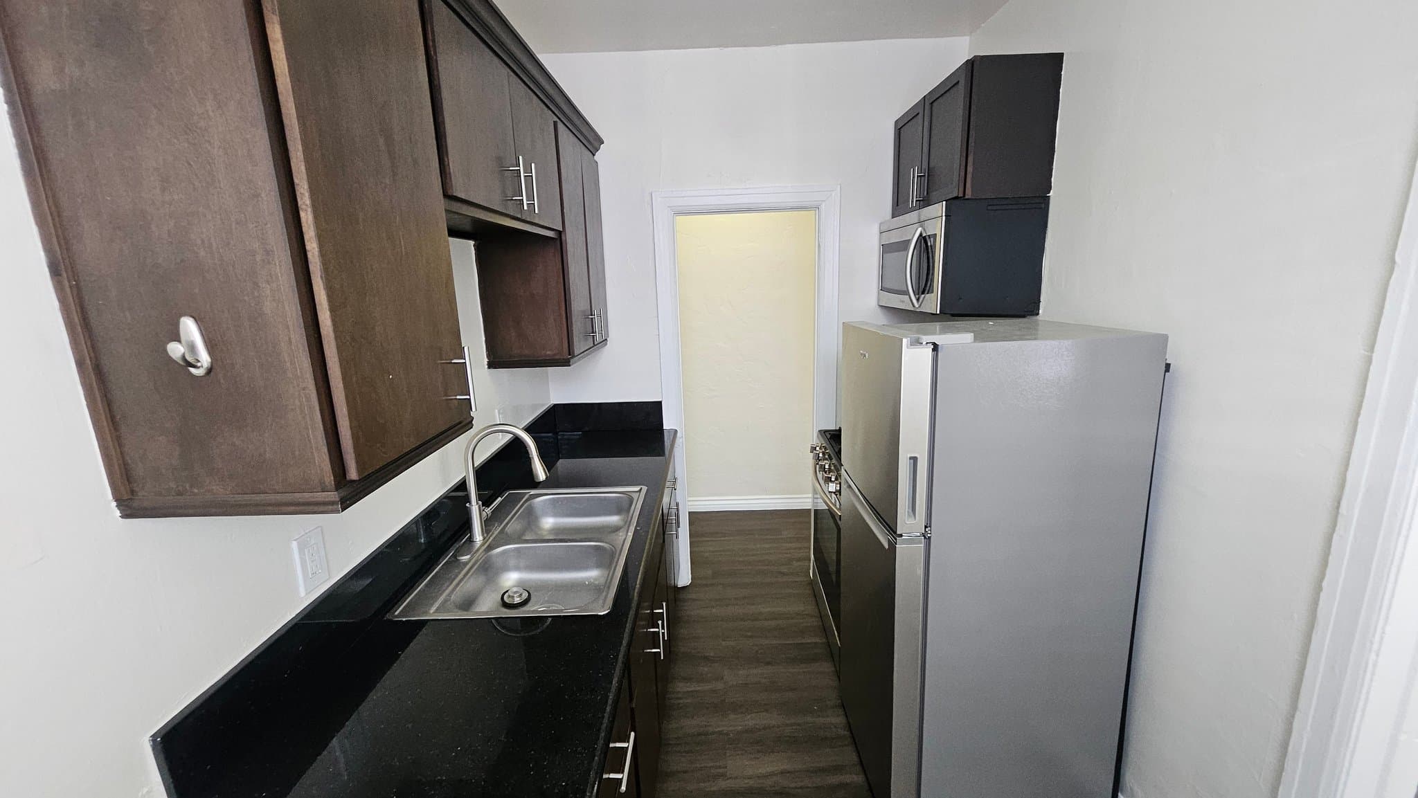 Los Angeles Apartment: 1216 W Court St
