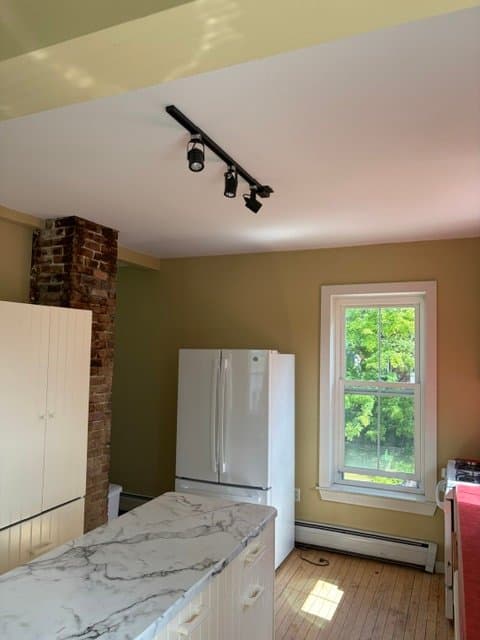 North Adams Multiplex: 278 E. Main Street Apartment 2