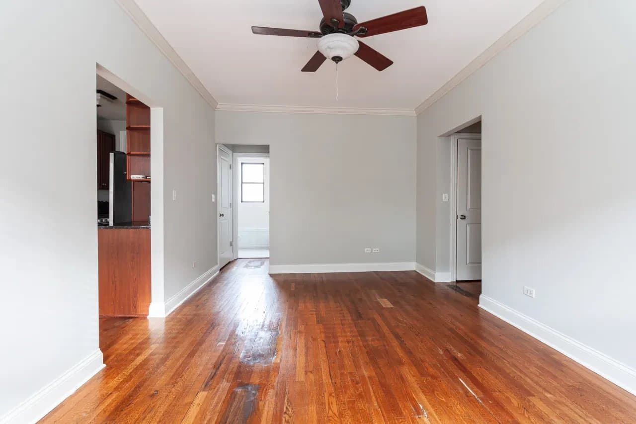 Chicago Apartment: 740 West Addison Street #N2 Chicago, IL 60613
