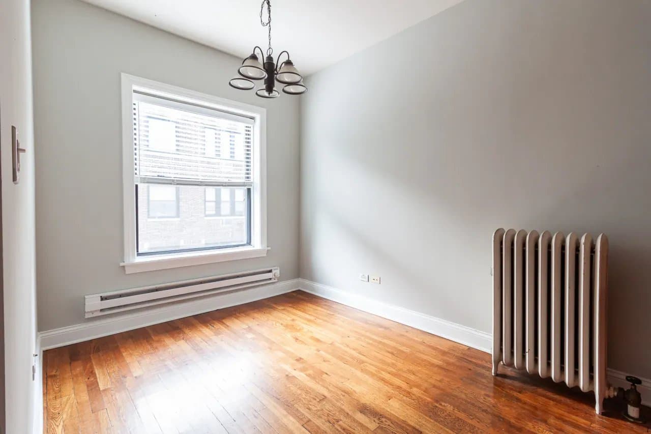 Chicago Apartment: 740 West Addison Street #N2 Chicago, IL 60613