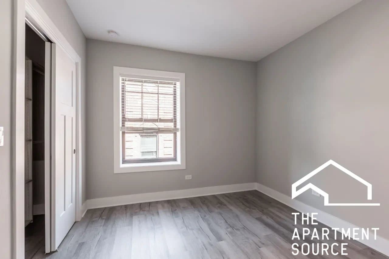 Evanston Apartment: 1133 Oak Avenue #E2 Evanston, IL 60202