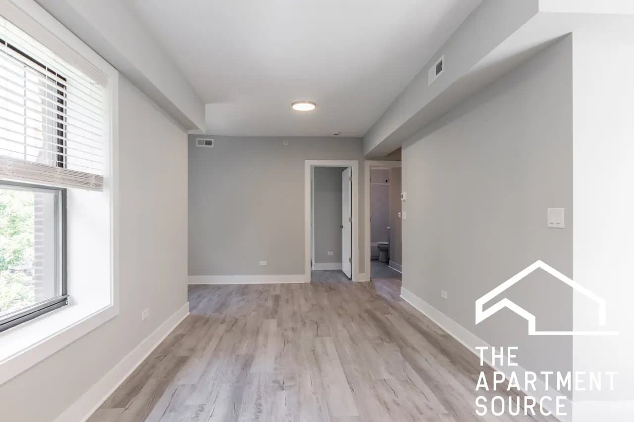 Evanston Apartment: 1133 Oak Avenue #E2 Evanston, IL 60202