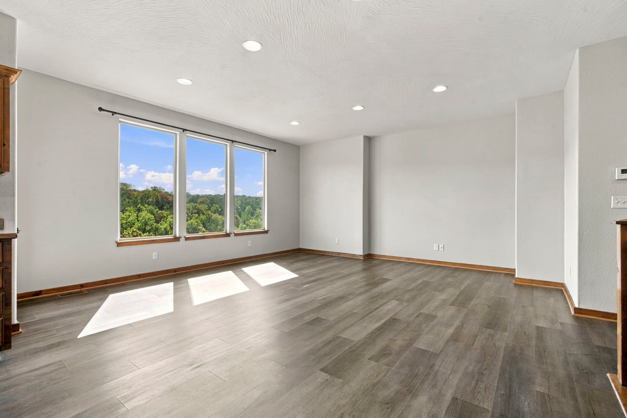 Branson House: 107 Jury Ln