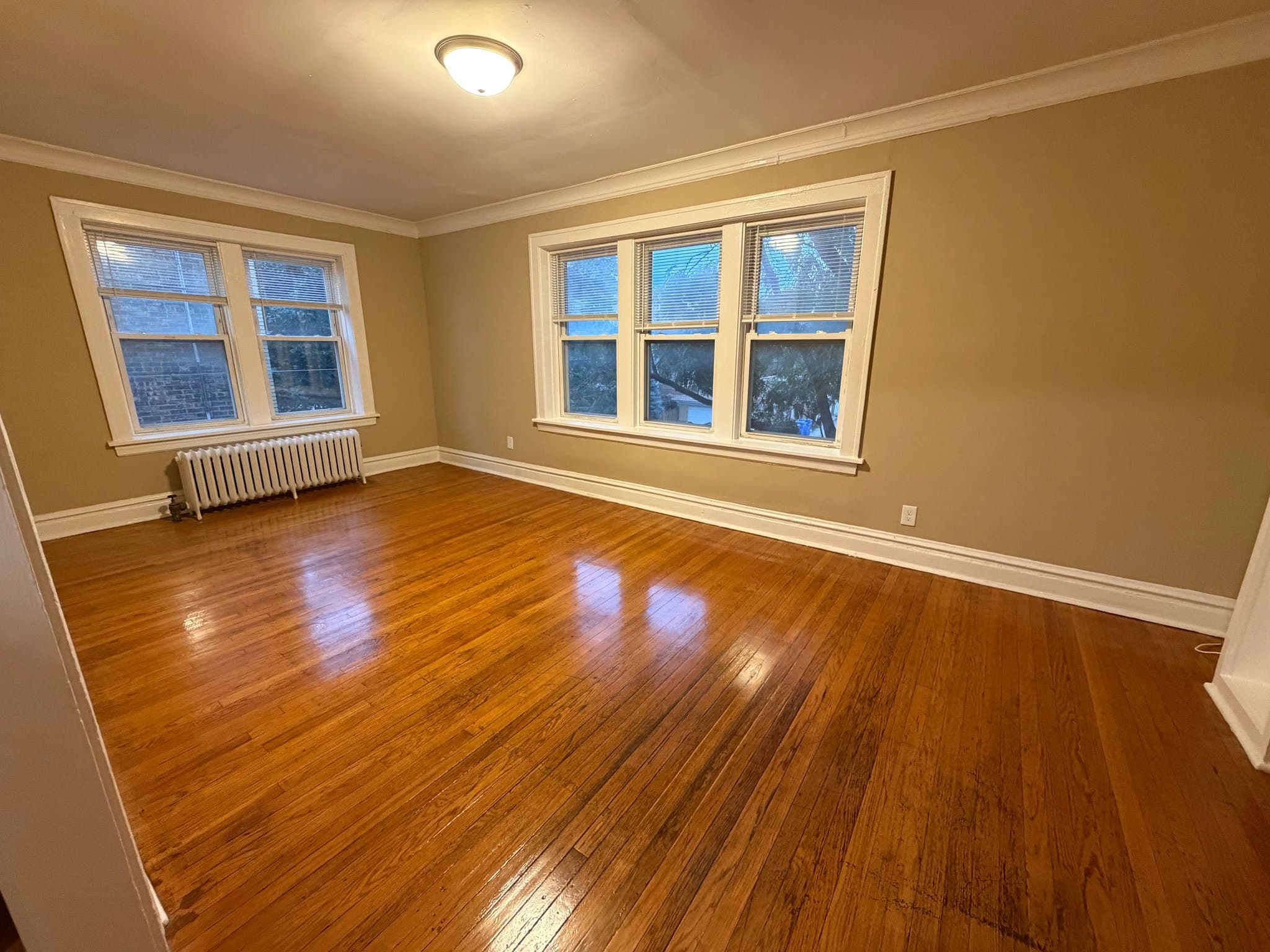 Chicago Apartment: 2843 W Berteau Ave