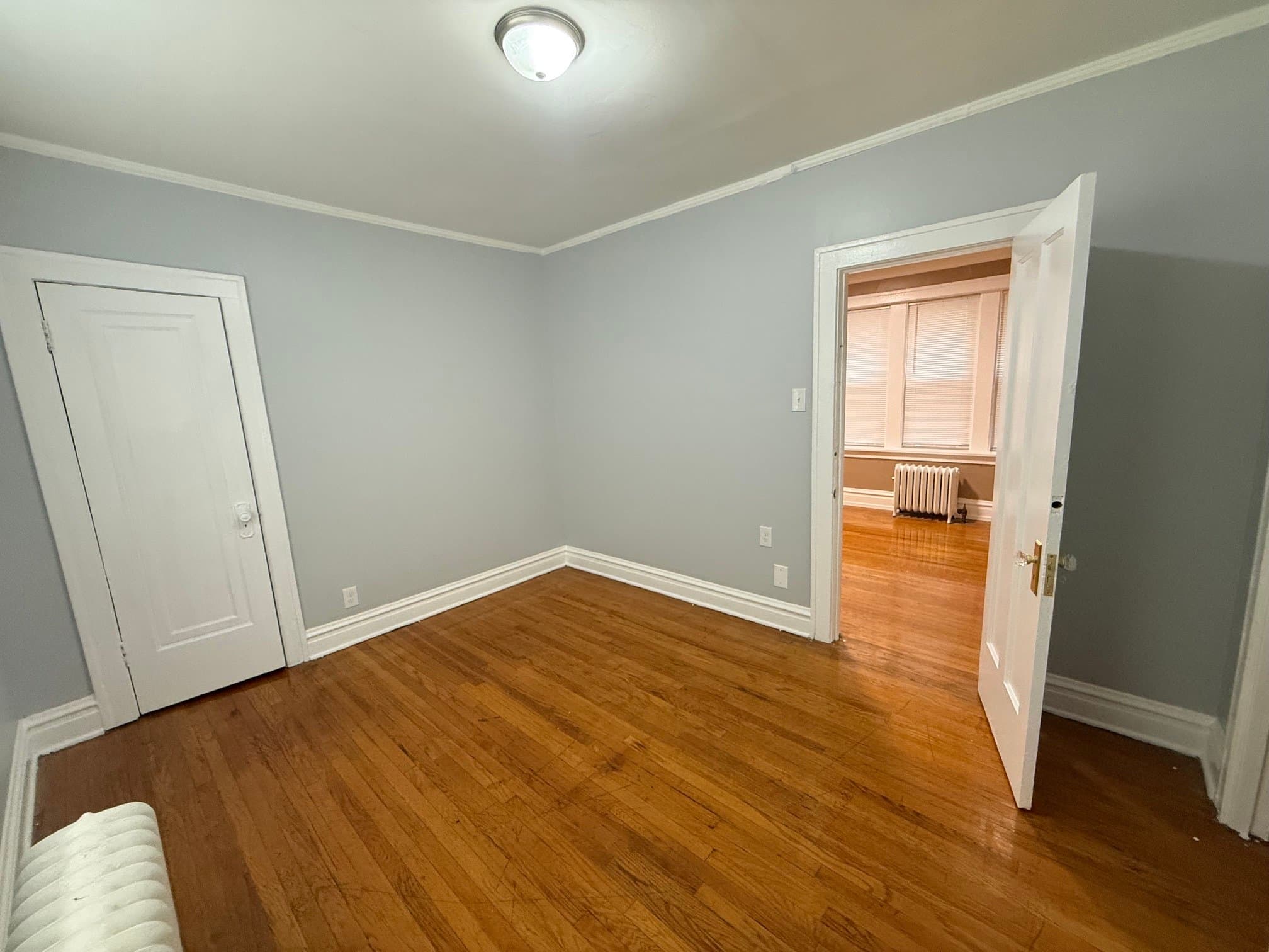 Chicago Apartment: 2843 W Berteau Ave