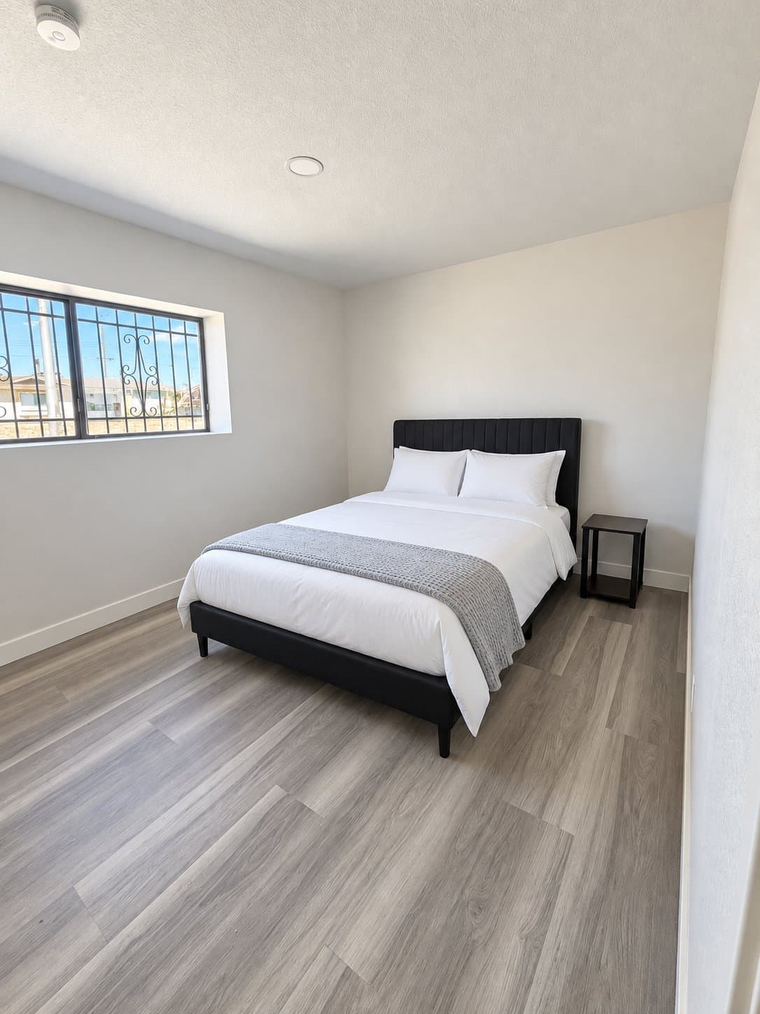 No Single Room: 701 Rossmoyne Ave