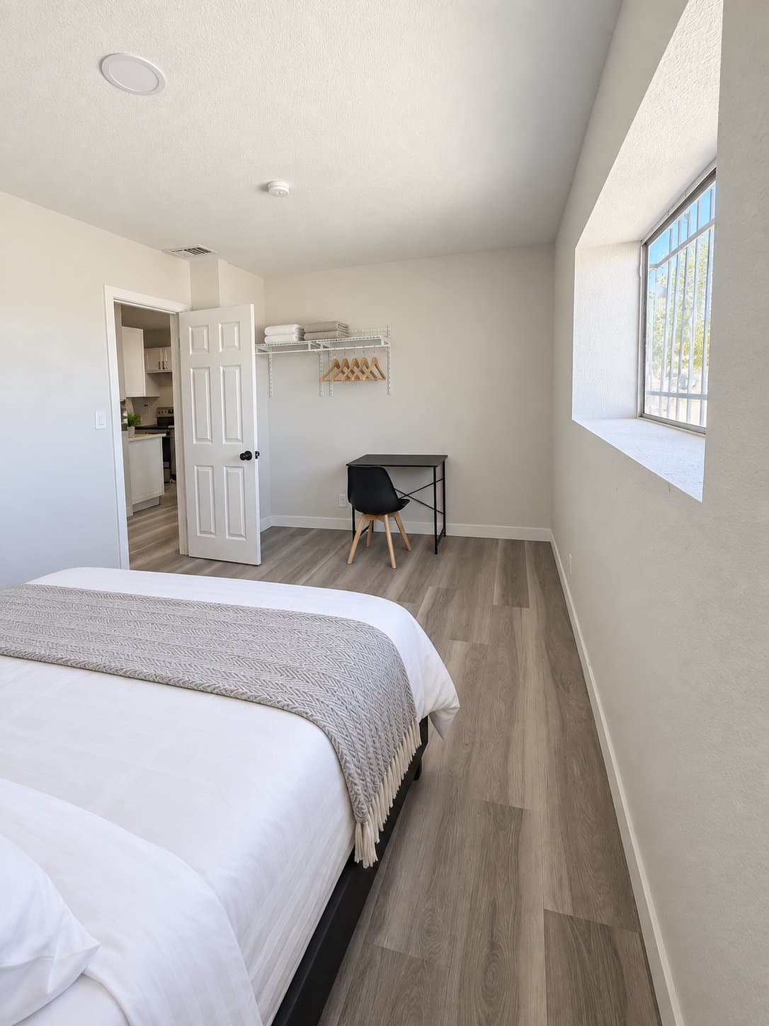 No Single Room: 701 Rossmoyne Ave