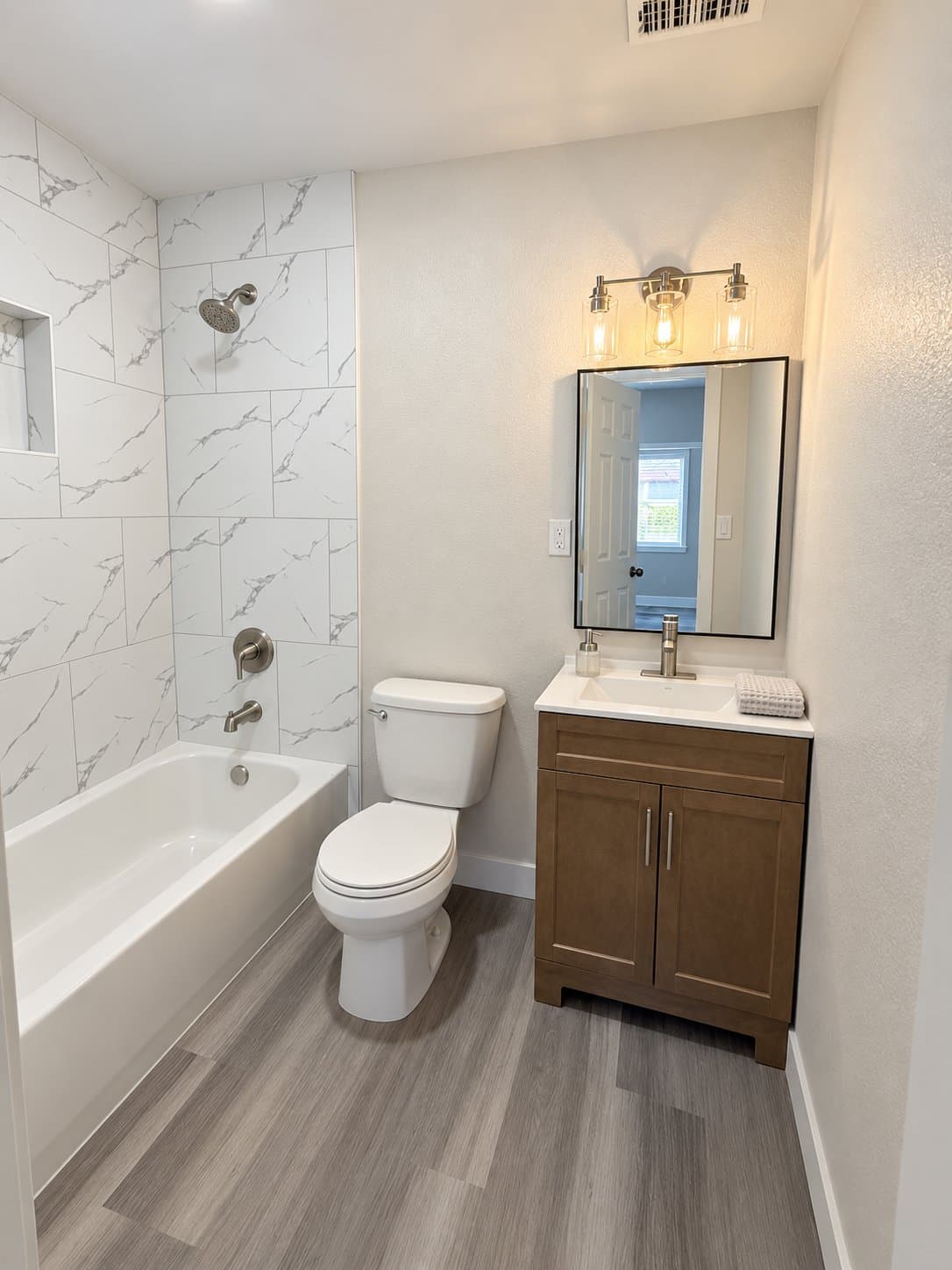 No Single Room: 701 Rossmoyne Ave