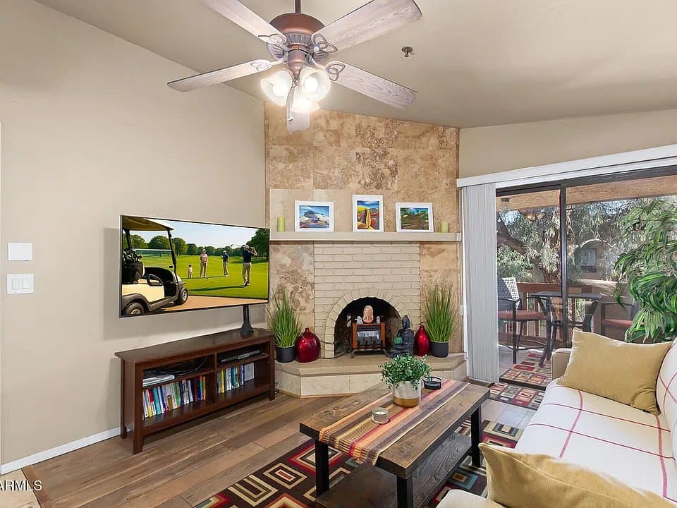 Scottsdale Apartment: 3031 N CIVIC CENTER Plaza #334,