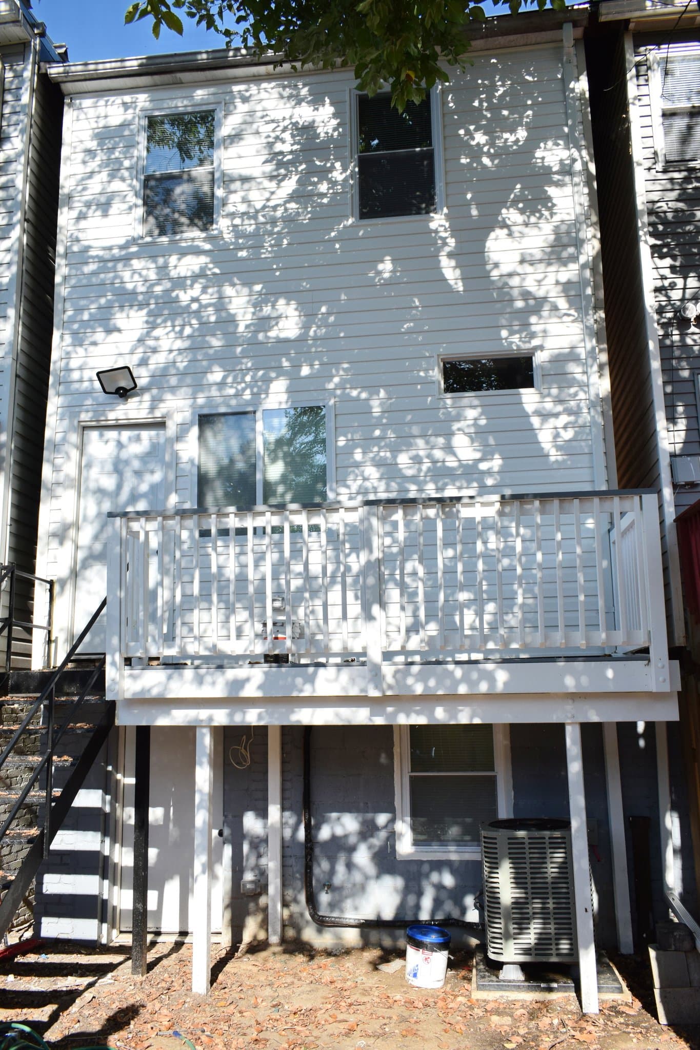 Washington House: 1223 Staples Street NE