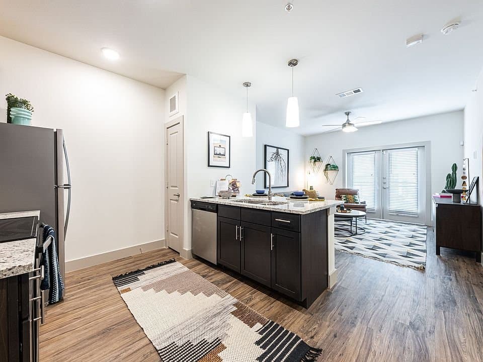 Austin Apartment: 135 Foremost dr