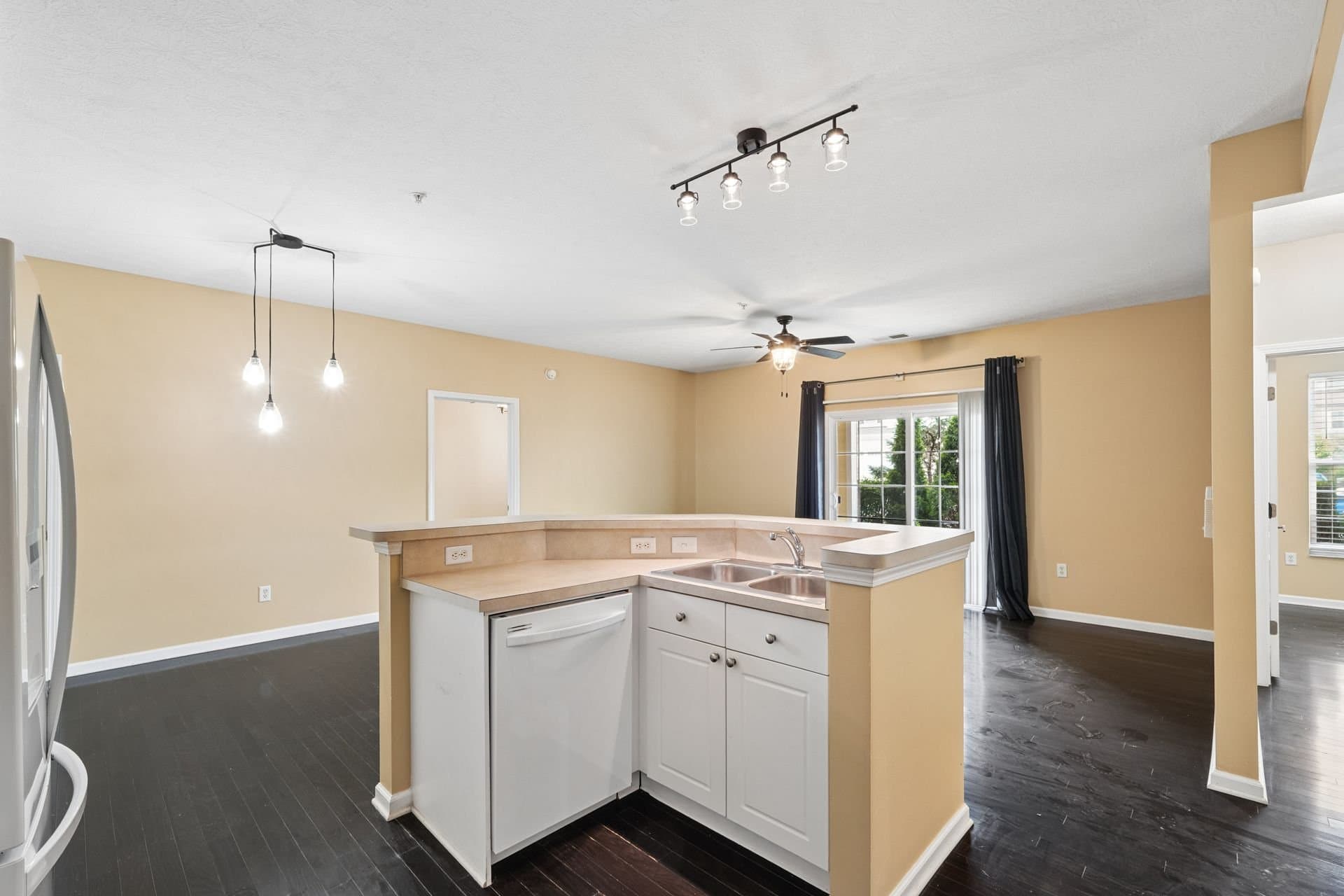 Dublin Condo: 3842 Carberry Dr
