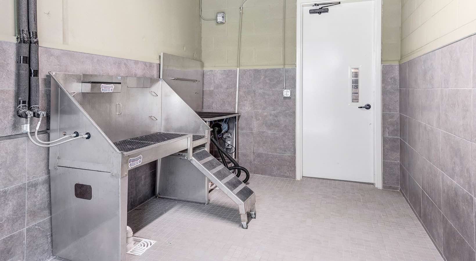 Austin Apartment: 122 Sheraton Ave