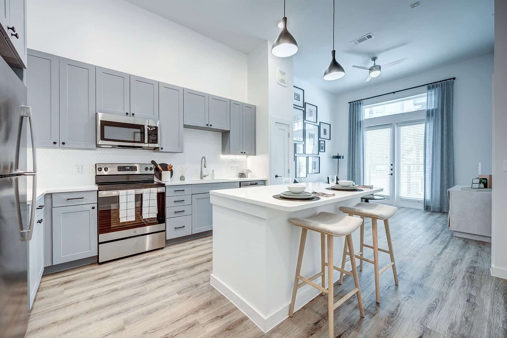 Austin Apartment: 122 Sheraton Ave