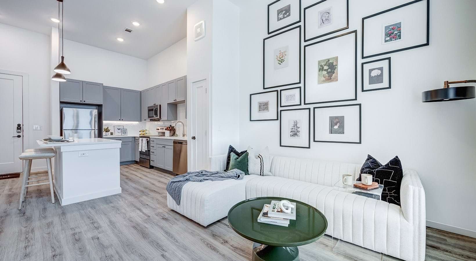 Austin Apartment: 122 Sheraton Ave