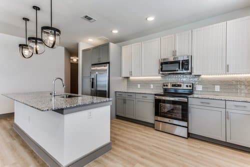 Austin Apartment: 4323 s congress ave