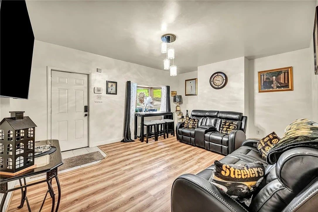 Pittsburgh House: 14 Arnold