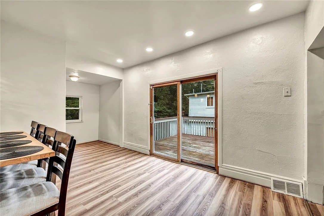 Pittsburgh House: 14 Arnold