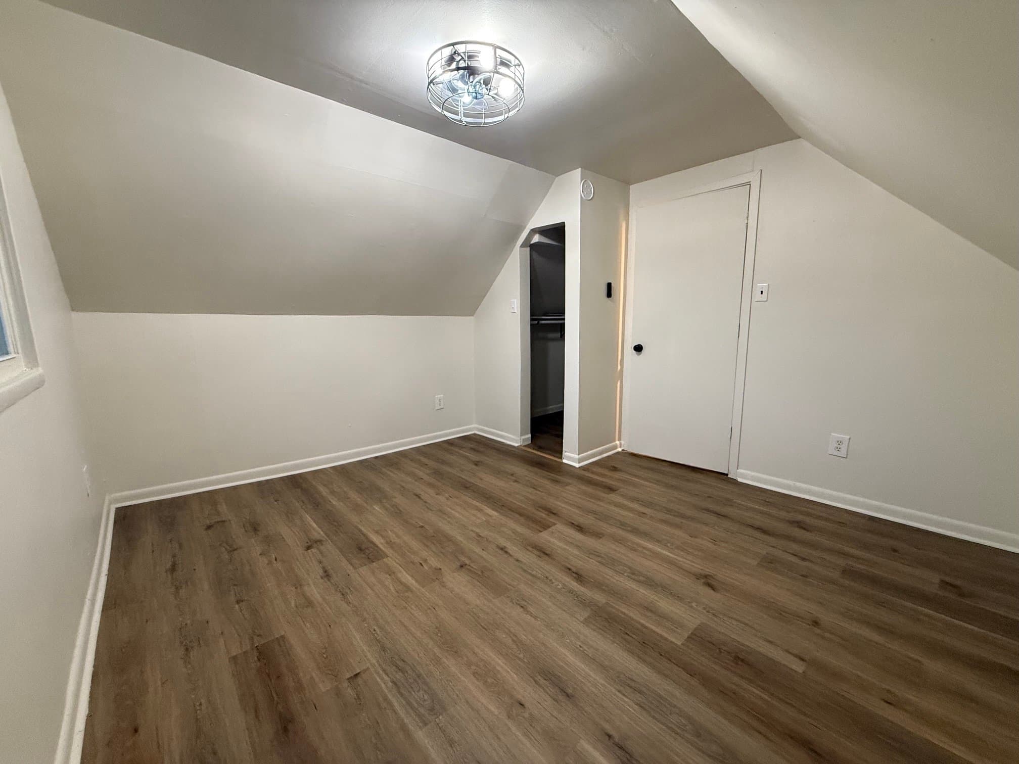 Peoria House: 2328 N Ellis St