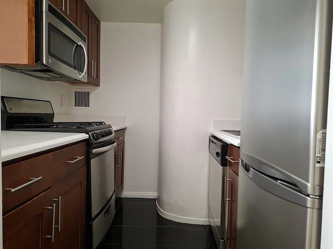 New York Apartment: 1 Astor Place
