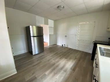 Glasgow Apartment: 402 E Wayne Street