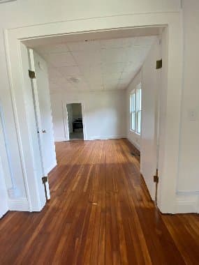 Glasgow Apartment: 402 E Wayne Street