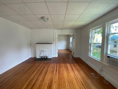 Glasgow Apartment: 402 E Wayne Street