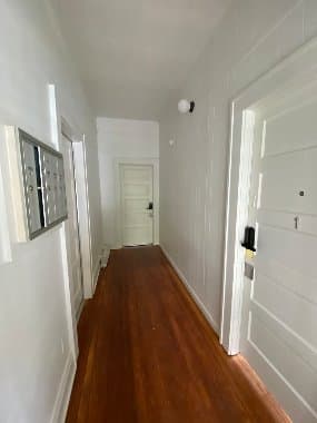 Glasgow Apartment: 402 E Wayne Street