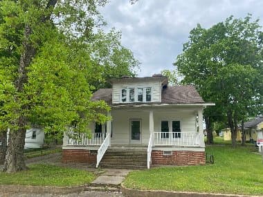 Glasgow Apartment: 402 E Wayne Street