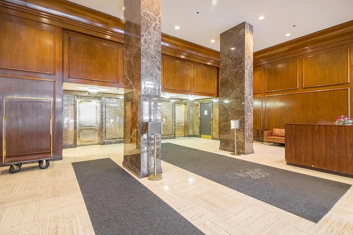 New York Apartment: 400 E 71st St