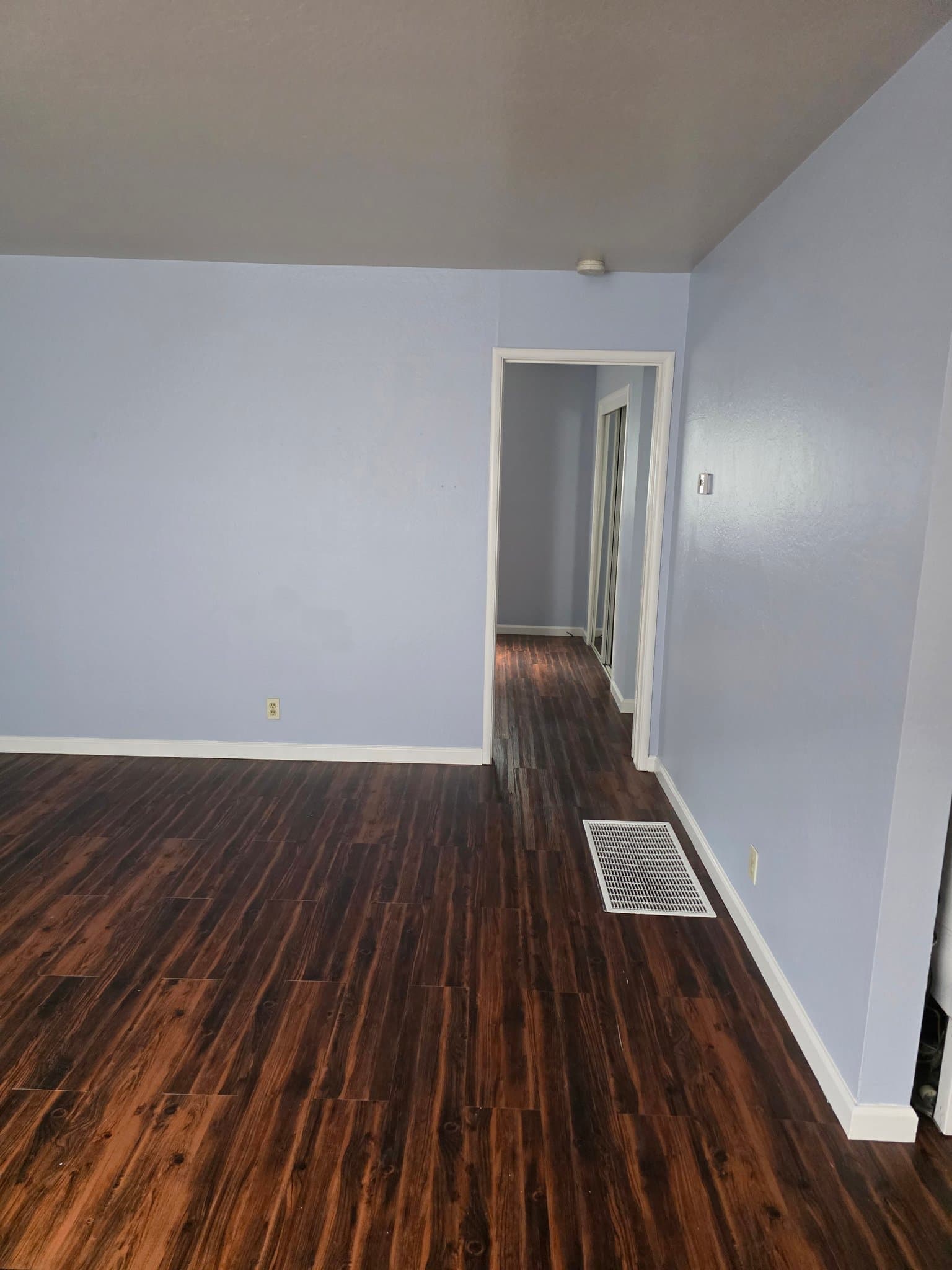 Roseville Apartment: 342 Main St