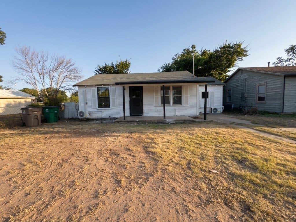 San Angelo House: 1829 Spaulding St
