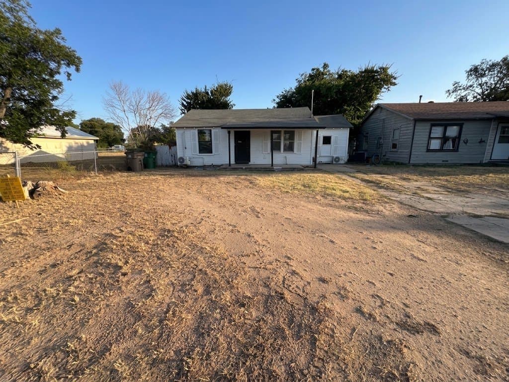 San Angelo House: 1829 Spaulding St