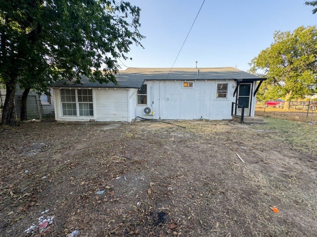 San Angelo House: 1829 Spaulding St