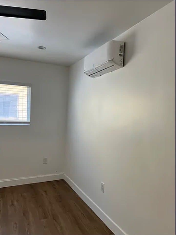Los Angeles Apartment: 528 N Alexandria Ave